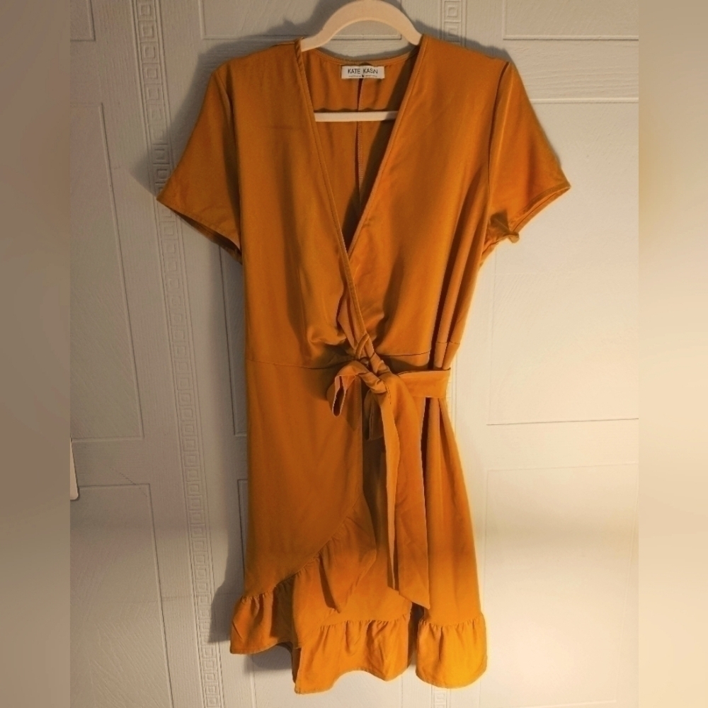 Kate Kasin Golden Yellow True Wrap Dress Short Sleeve V-Neck Size M EUC
